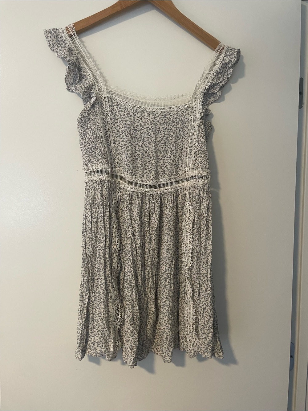 Altar'd State Cream & Gray Floral Lace-Trim Sundress